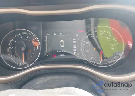 2017 Jeep Cherokee Latitude 4X4 z USA, uszkodzony, nr VIN 1C4PJMCS5HW555681